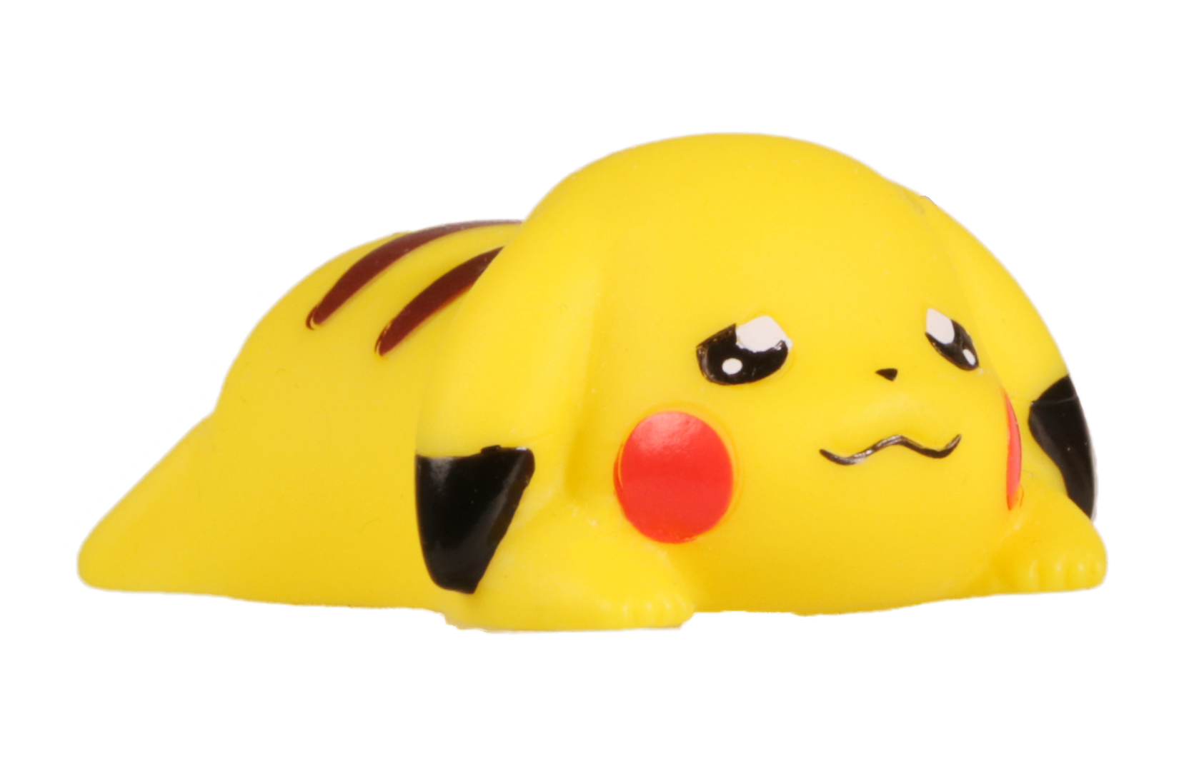 寝そべってるピカチュウ