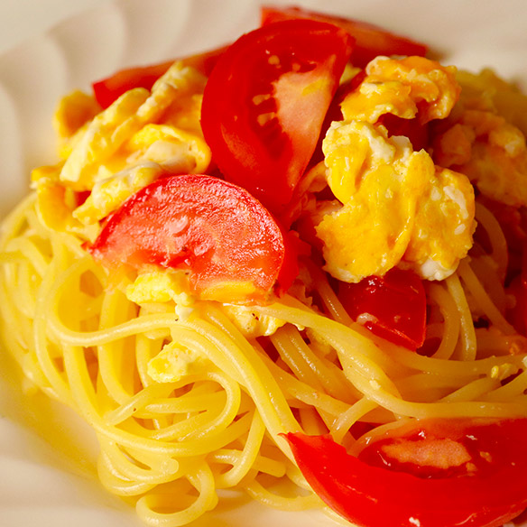 トマトとたまごのパスタ